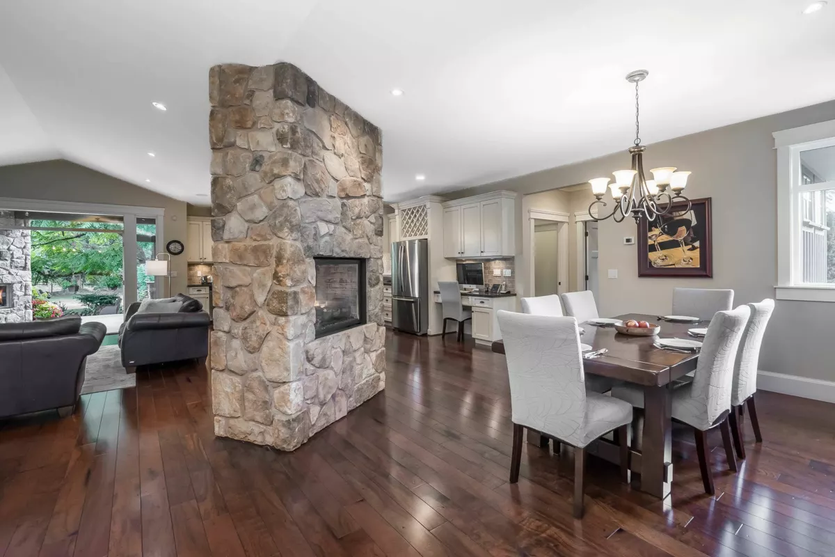 Breakfast Nook Photo of 23716 46b Avenue, Langley, BC