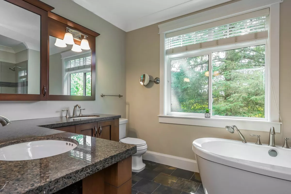 Guest Bathroom Photo of 23716 46b Avenue, Langley, BC