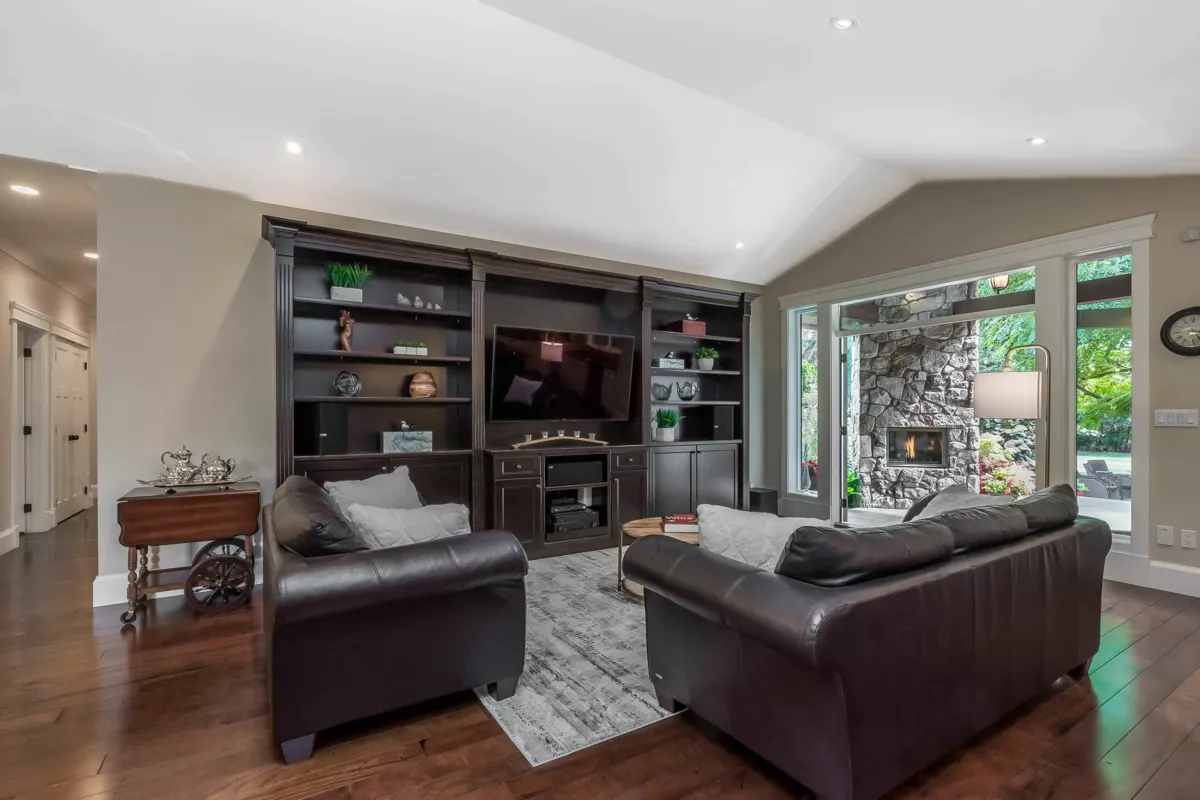 Kitchen Island Photo of 23716 46b Avenue, Langley, BC
