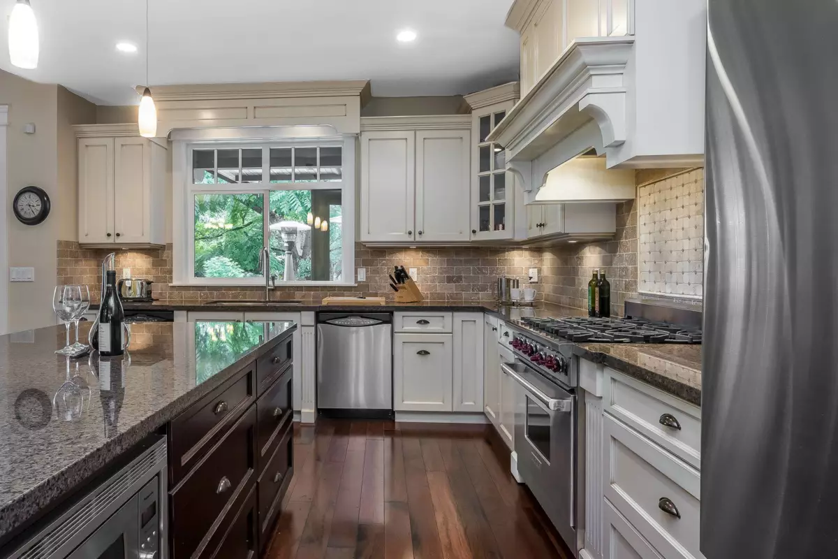 Walk-In Closet Photo of 23716 46b Avenue, Langley, BC