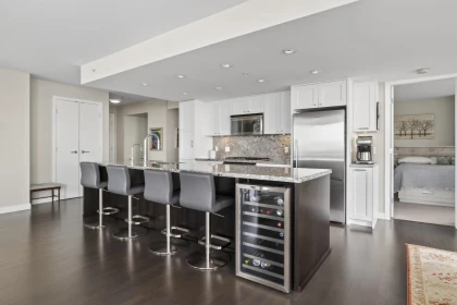 1207 1455 George Street, White Rock, BC