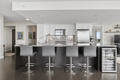 1207 1455 George Street, White Rock, BC