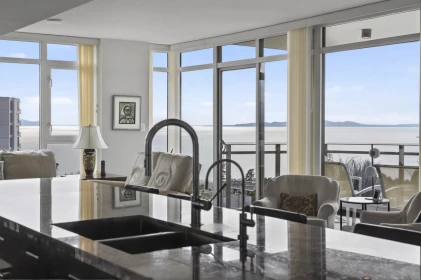 1207 1455 George Street, White Rock, BC