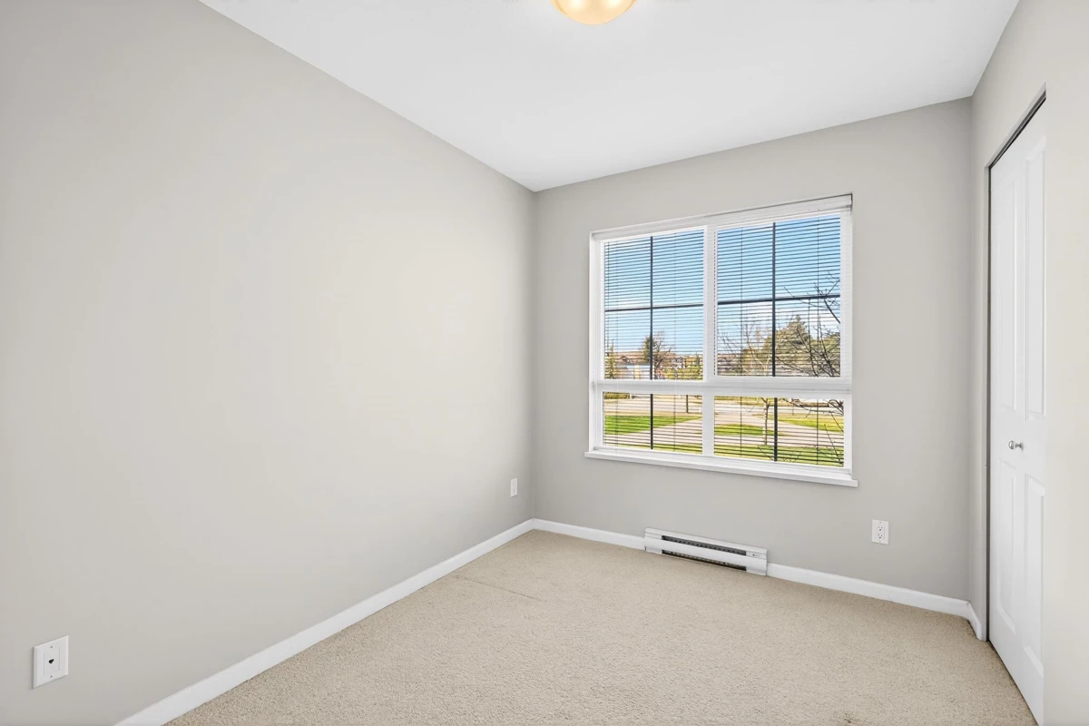 Entry Foyer Photo of 66 19505 68a Avenue, Surrey, BC
