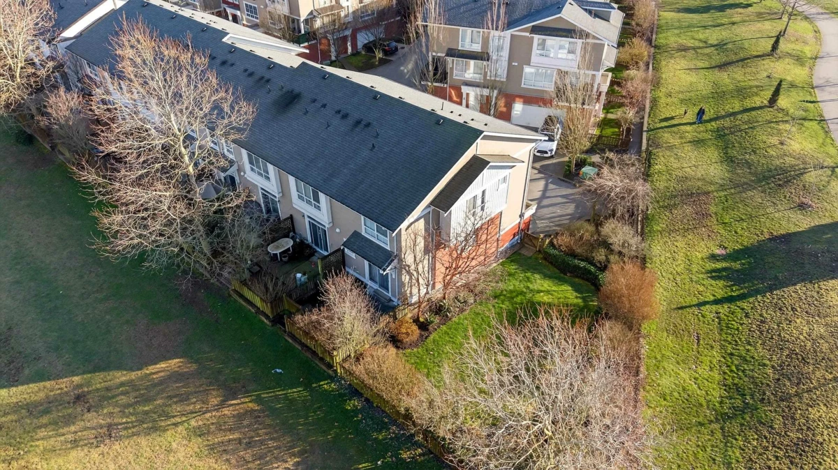 Front Yard Photo of 66 19505 68a Avenue, Surrey, BC