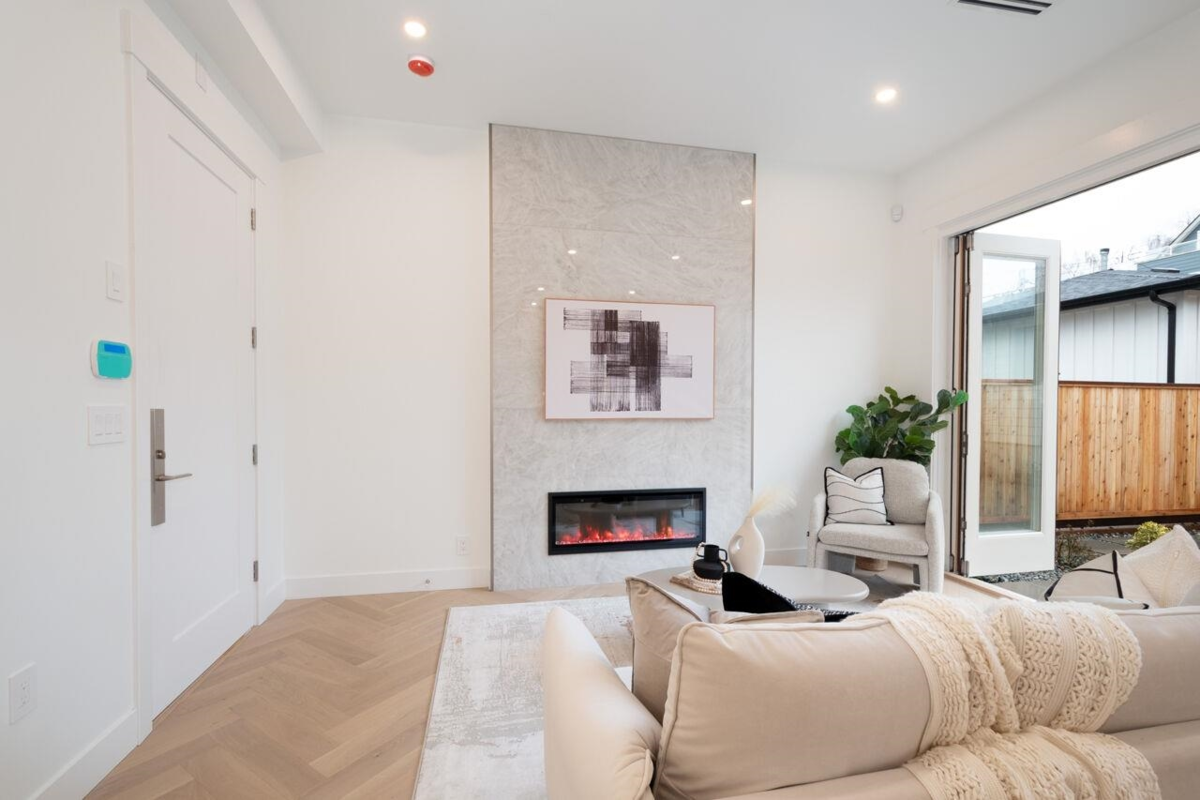 Breakfast Nook Photo of 4424 W 4th Avenue, Vancouver, BC