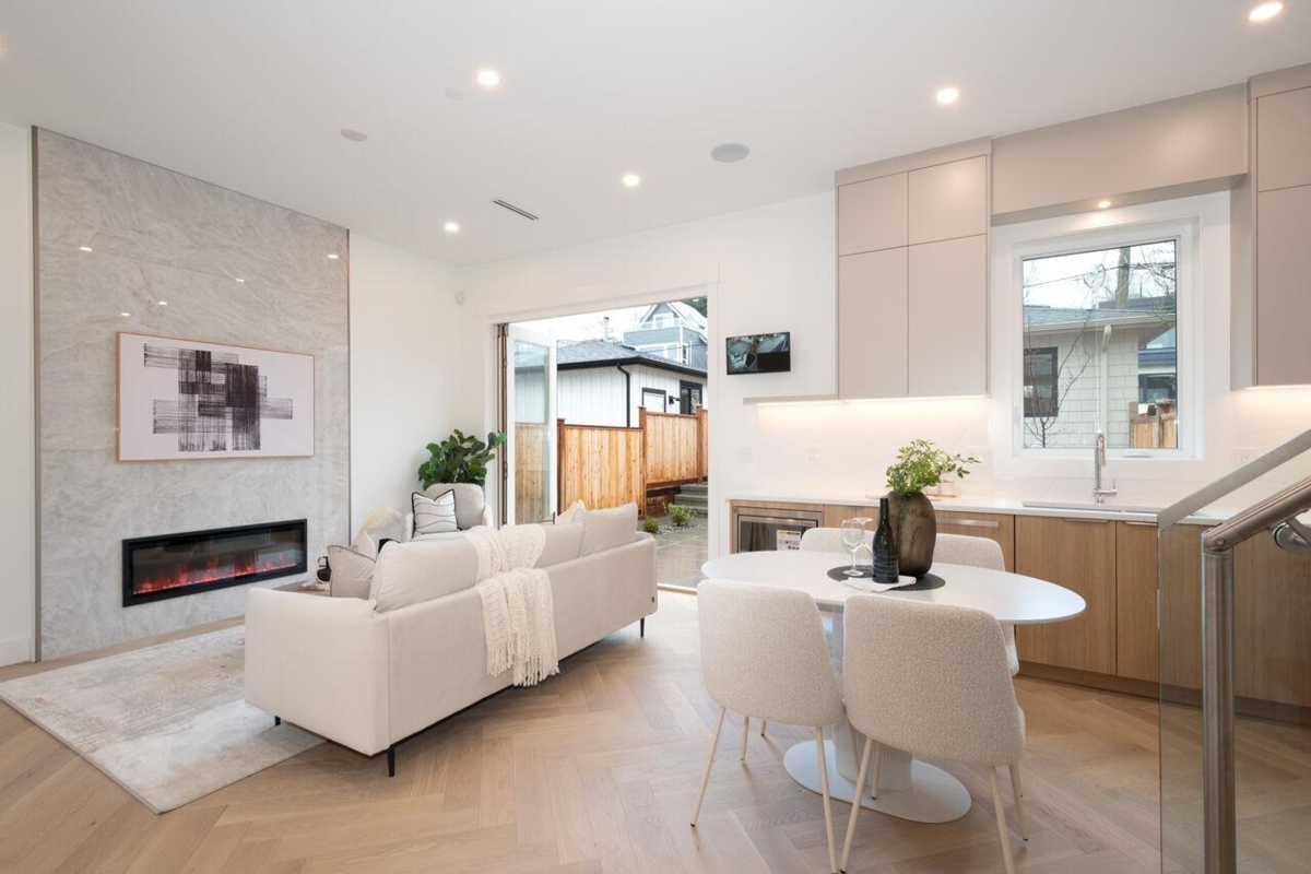 Dining Area Photo of 4424 W 4th Avenue, Vancouver, BC