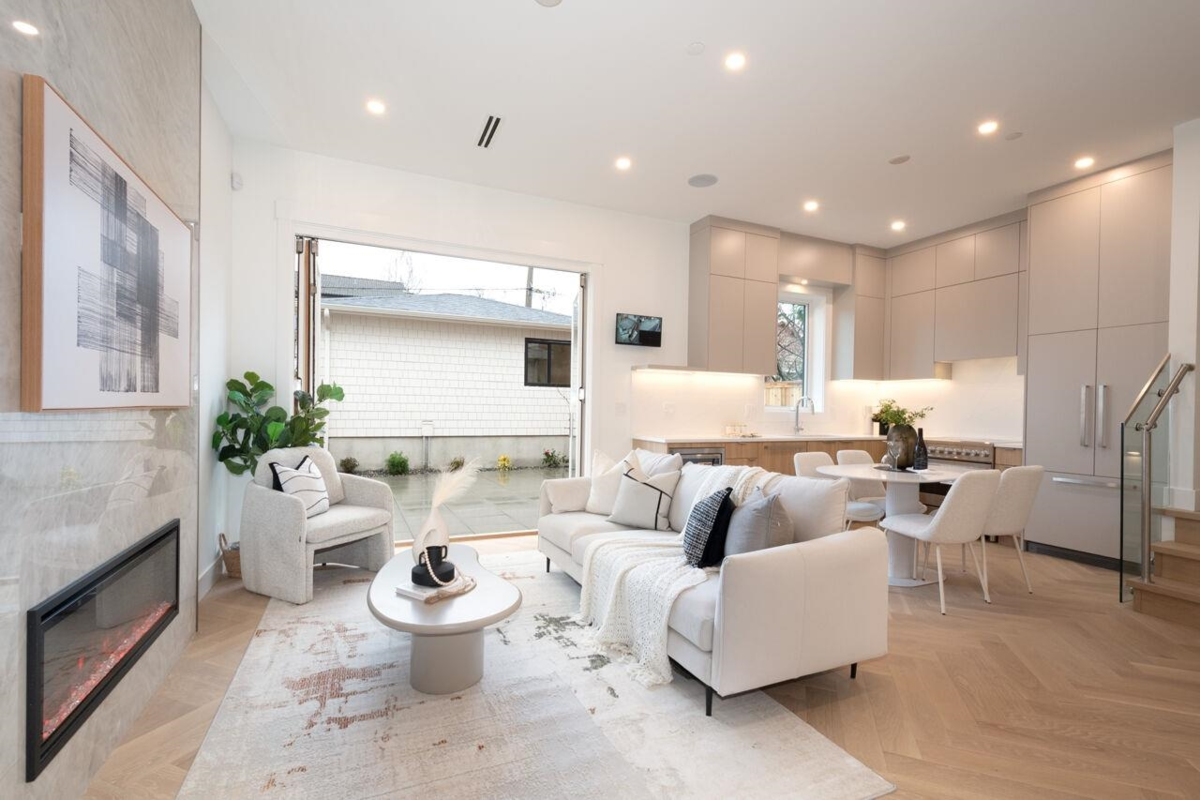 Exterior Rear Photo of 4424 W 4th Avenue, Vancouver, BC