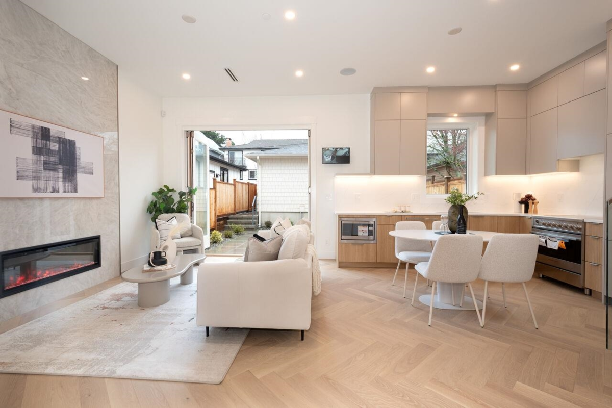 Family Room Photo of 4424 W 4th Avenue, Vancouver, BC