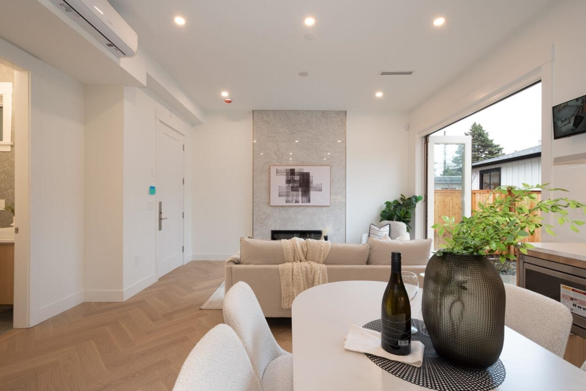 Kitchen Photo of 4424 W 4th Avenue, Vancouver, BC