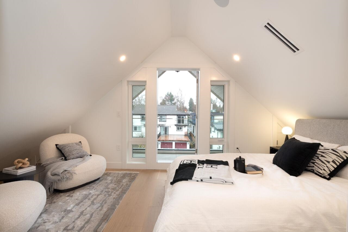 Outdoor Deck Photo of 4424 W 4th Avenue, Vancouver, BC