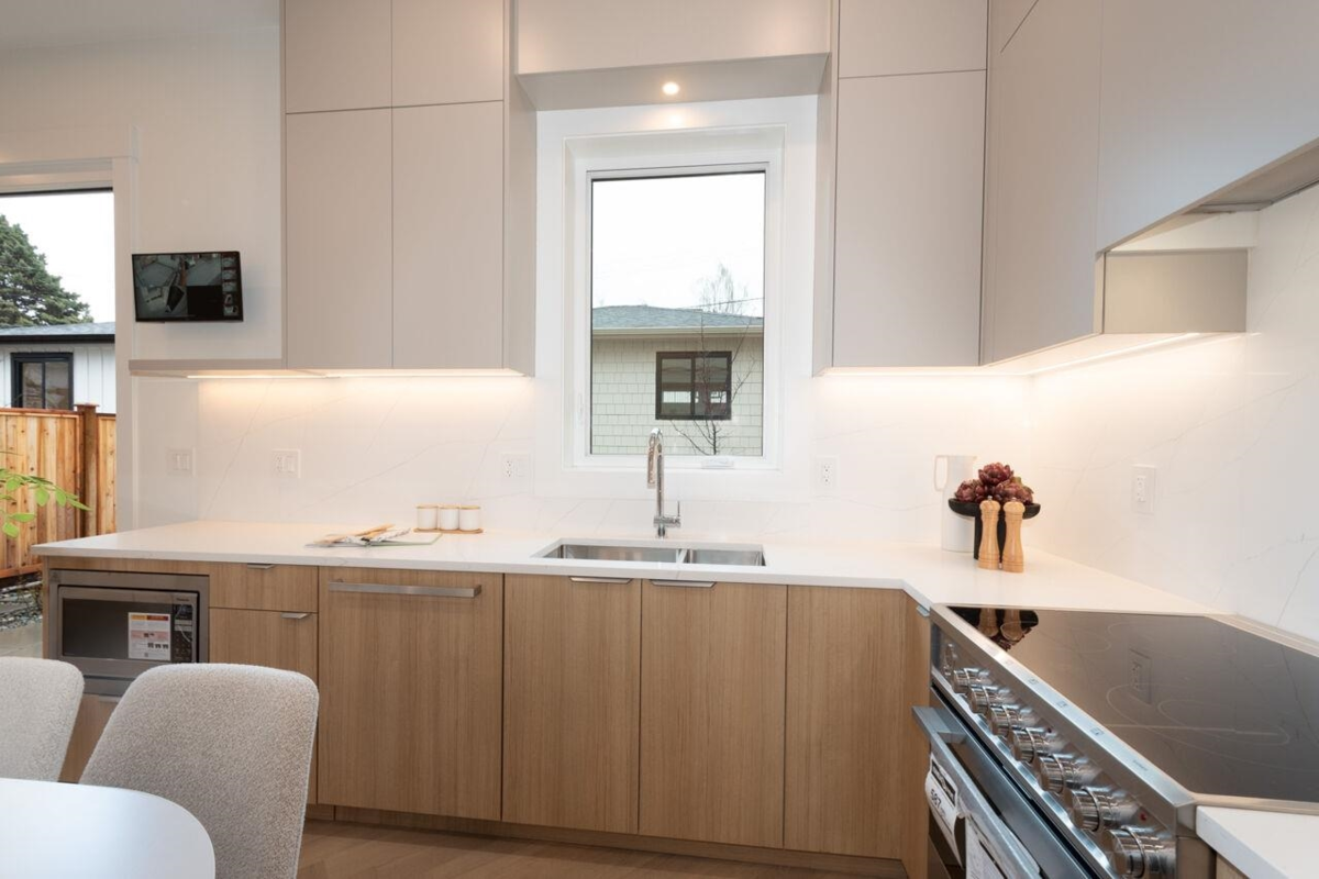 Powder Room Photo of 4424 W 4th Avenue, Vancouver, BC