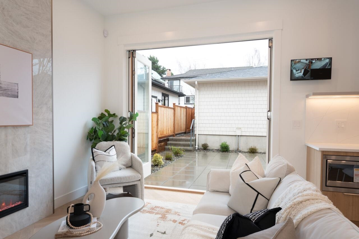 Walk-In Closet Photo of 4424 W 4th Avenue, Vancouver, BC