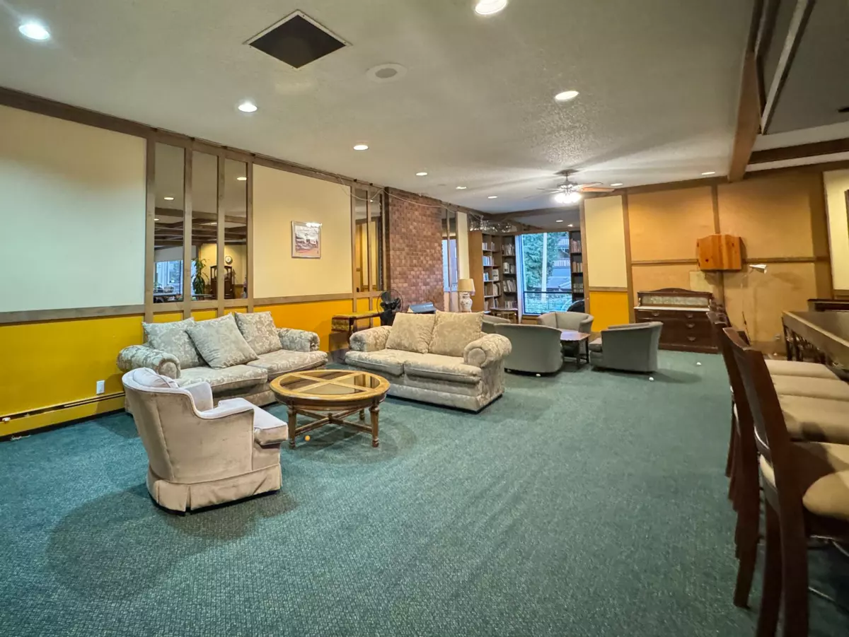 Entry Foyer Photo of 103 8640 Citation Drive, Richmond, BC