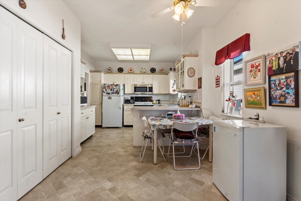 Dining Area Photo of 114 8485 Young Road, Chilliwack, BC