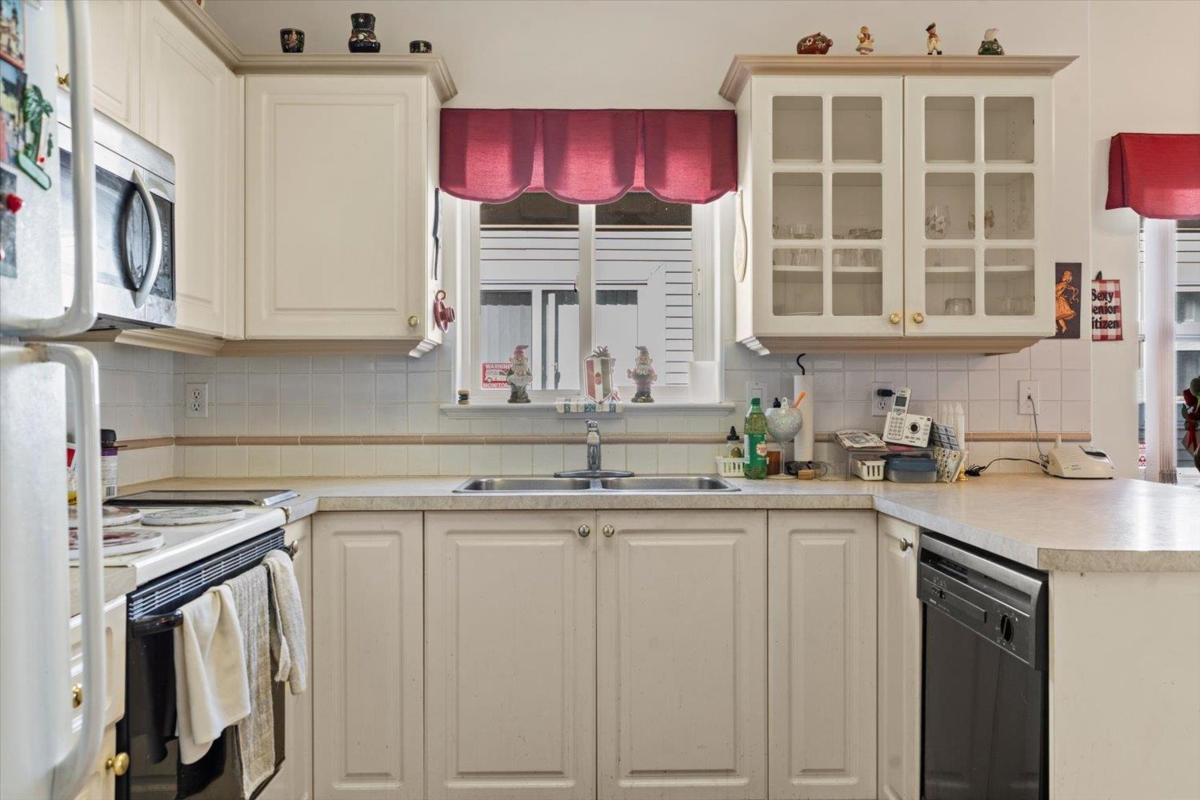 Family Room Photo of 114 8485 Young Road, Chilliwack, BC