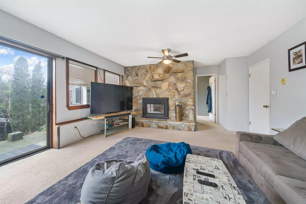 Basement Recreation Room Photo of 7701 Horne Street, Mission, BC