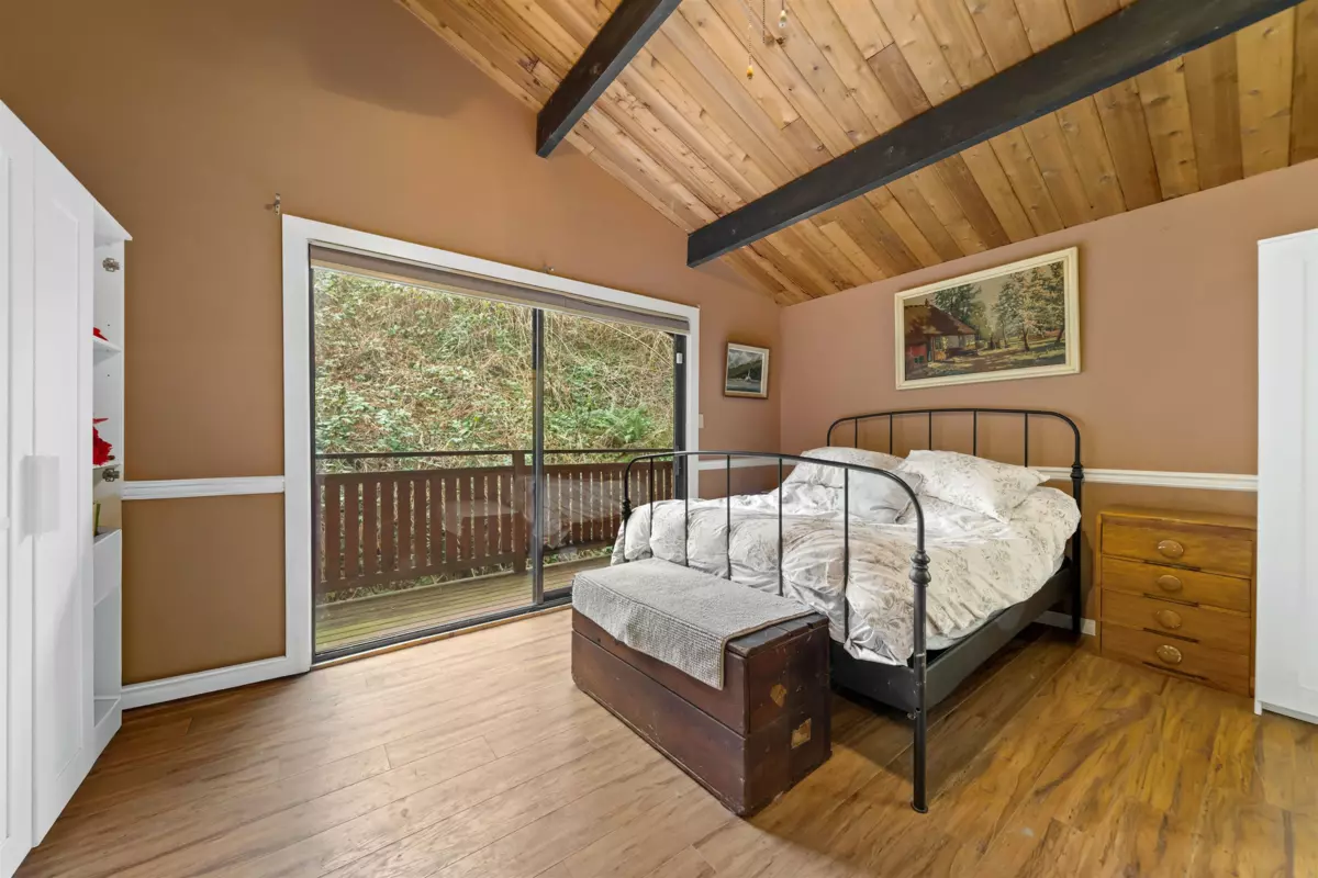 Guest Bathroom Photo of 7701 Horne Street, Mission, BC