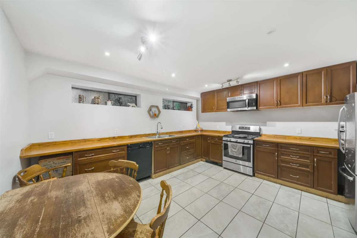 Laundry Room Photo of 7701 Horne Street, Mission, BC