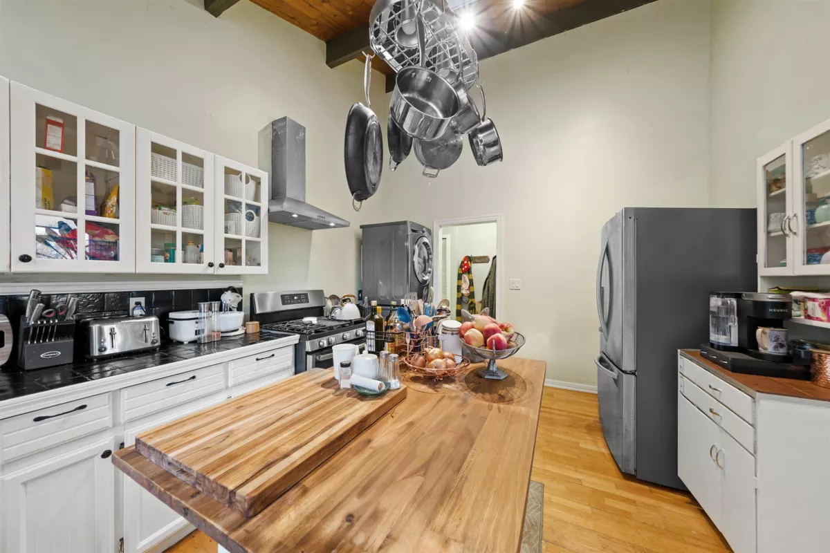 Primary Bathroom Photo of 7701 Horne Street, Mission, BC