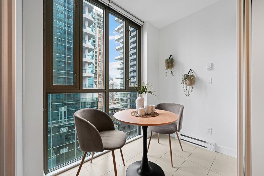 Breakfast Nook Photo of 1106 1308 Hornby Street, Vancouver, BC