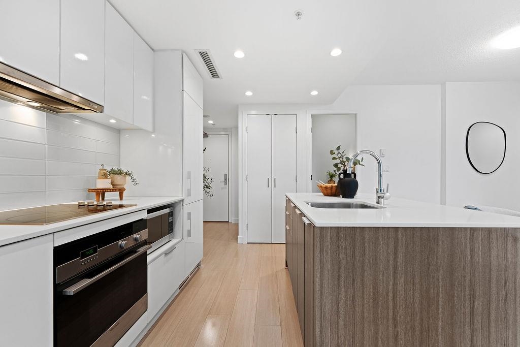 Exterior Rear Photo of 1106 1308 Hornby Street, Vancouver, BC