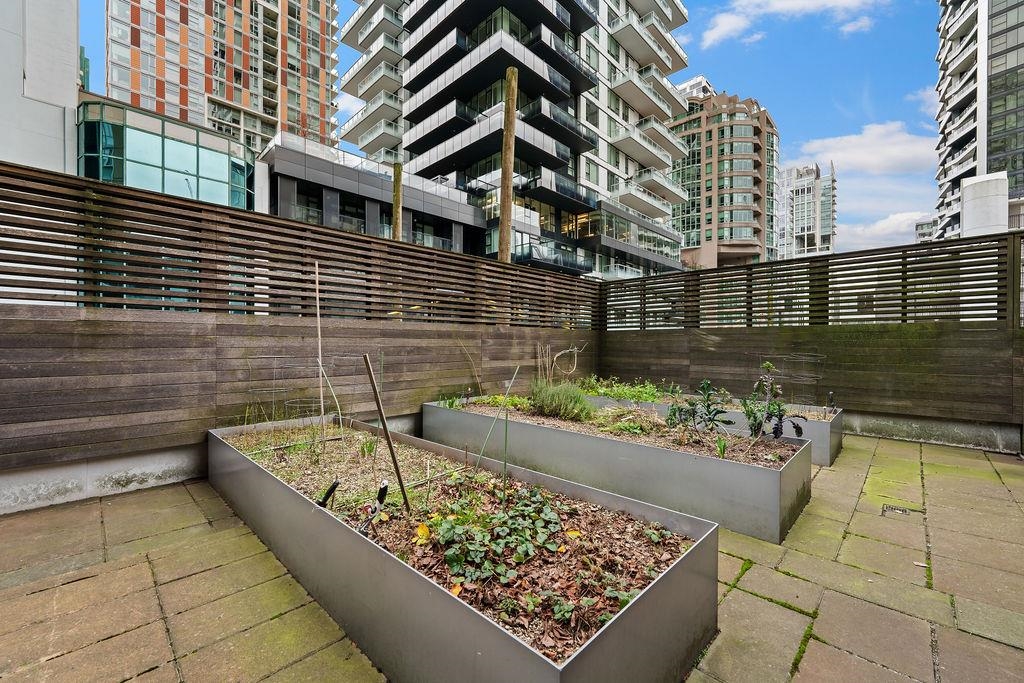 Mudroom Photo of 1106 1308 Hornby Street, Vancouver, BC