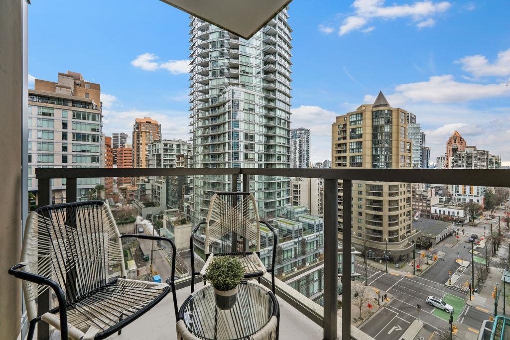 Powder Room Photo of 1106 1308 Hornby Street, Vancouver, BC