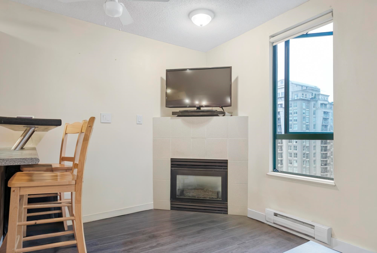 Bedroom 4 Photo of 2010 939 Homer Street, Vancouver, BC