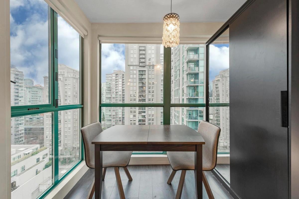 Guest Bathroom Photo of 2010 939 Homer Street, Vancouver, BC