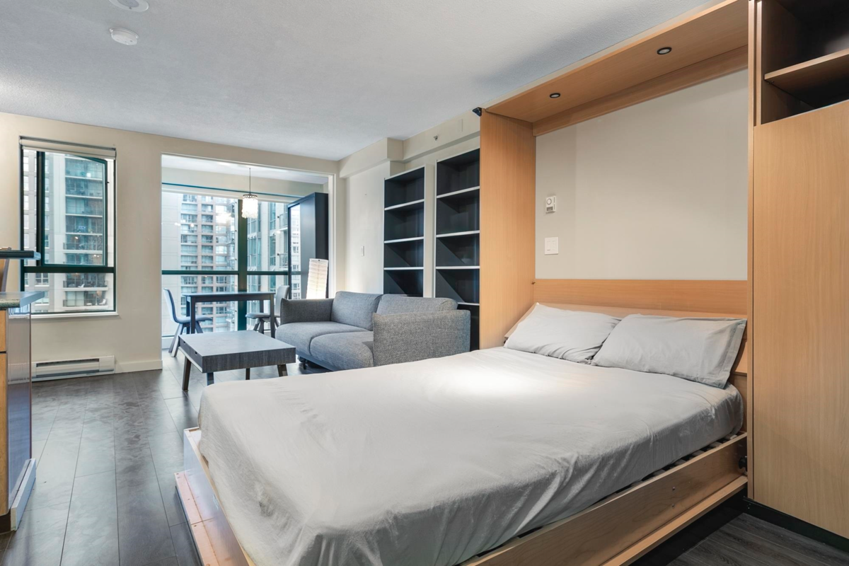 Loft / Bonus Room Photo of 2010 939 Homer Street, Vancouver, BC