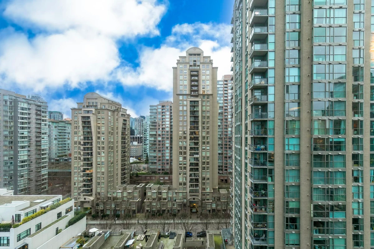 Staircase Photo of 2010 939 Homer Street, Vancouver, BC