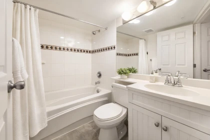 Powder Room Photo of 2010 939 Homer Street, Vancouver, BC