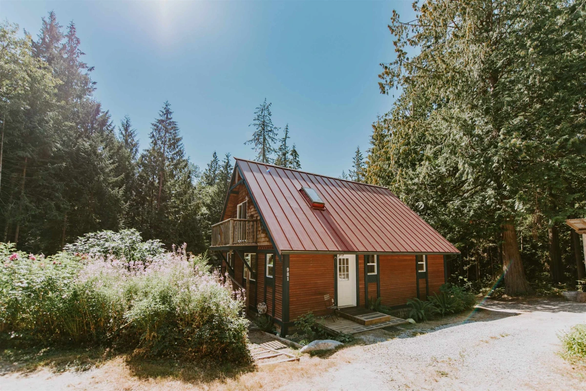 Exterior Front Photo of 981 Conrad Road, Roberts Creek, BC