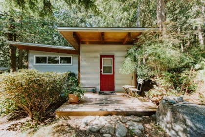 Hot Tub / Spa Photo of 981 Conrad Road, Roberts Creek, BC