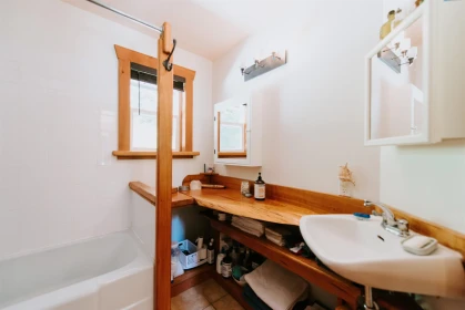 Powder Room Photo of 981 Conrad Road, Roberts Creek, BC