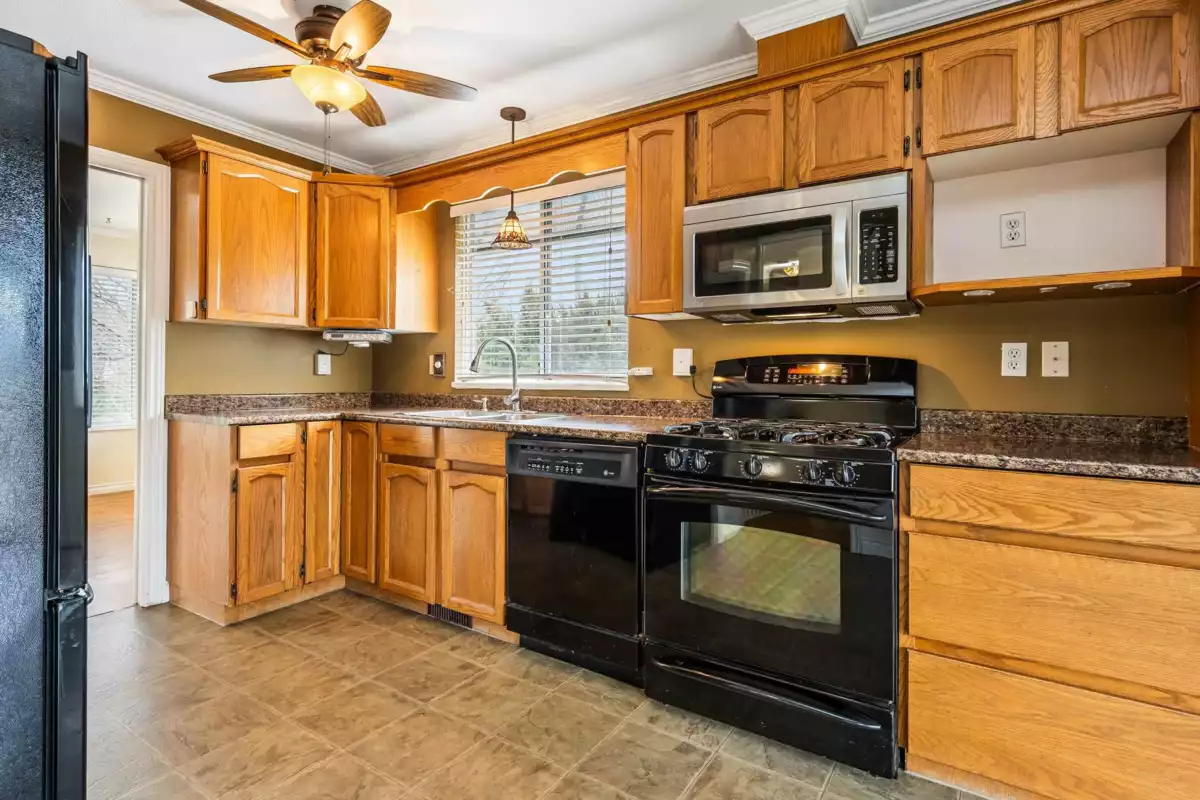 Bedroom 4 Photo of 7575 Diamond Crescent, Chilliwack, BC