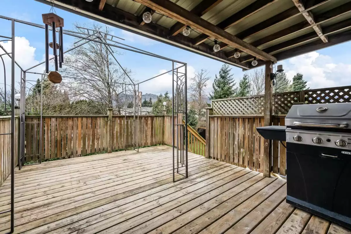 Powder Room Photo of 7575 Diamond Crescent, Chilliwack, BC