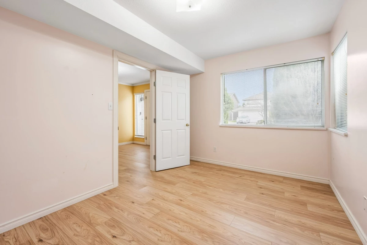 Staircase Photo of 7575 Diamond Crescent, Chilliwack, BC