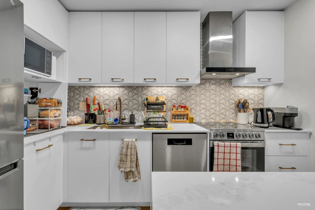 Pantry Photo of 14826 Holly Park Lane, Surrey, BC