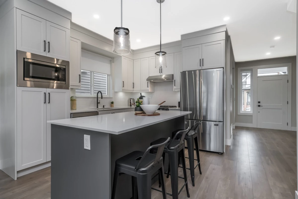 Kitchen Island Photo of 20517 76 Avenue, Langley, BC