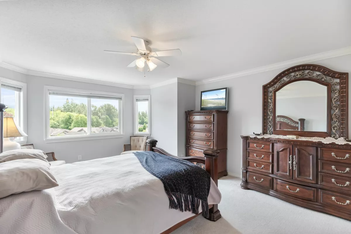 Basement Recreation Room Photo of 11728 Creekside Street, Maple Ridge, BC