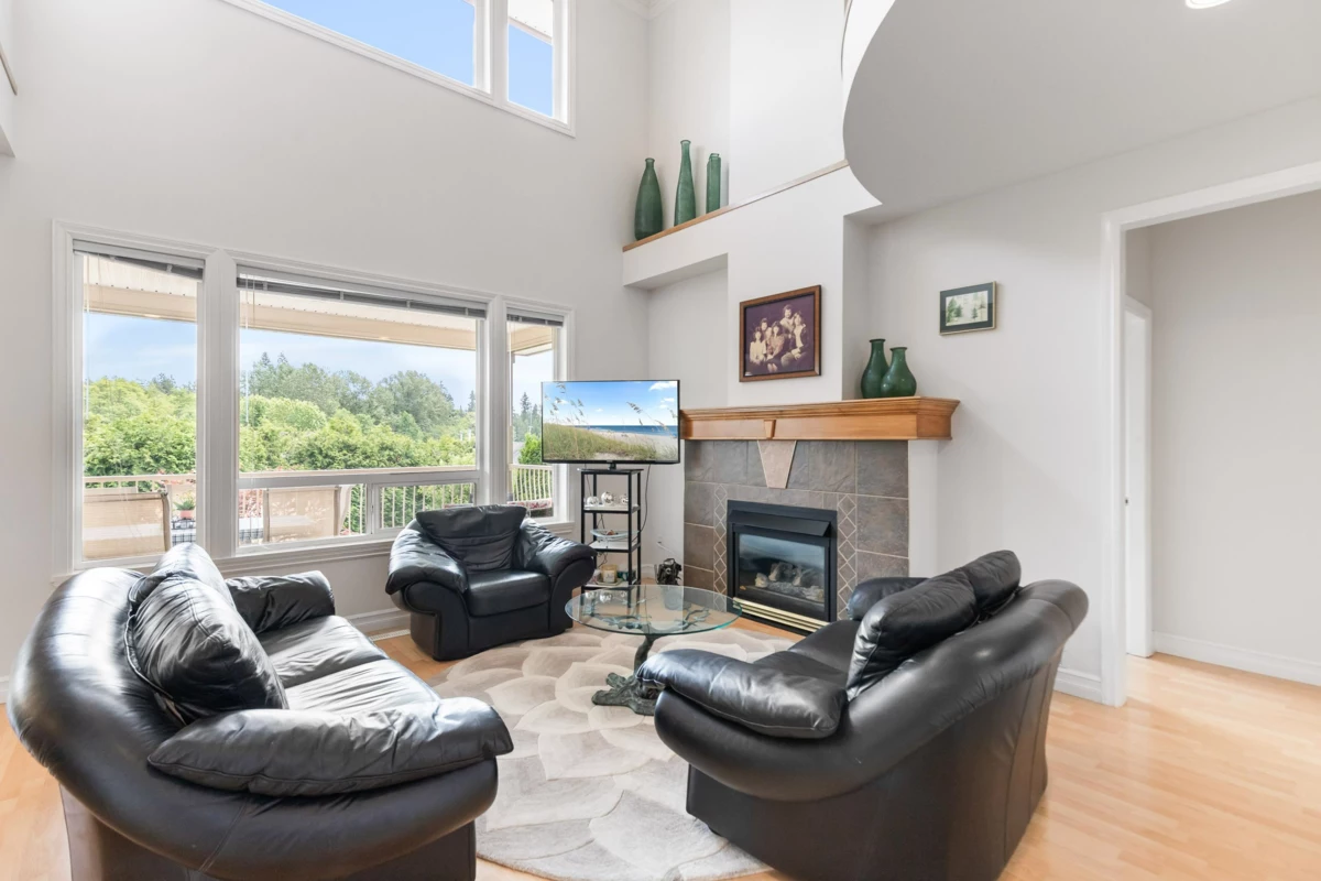 Bedroom 2 Photo of 11728 Creekside Street, Maple Ridge, BC