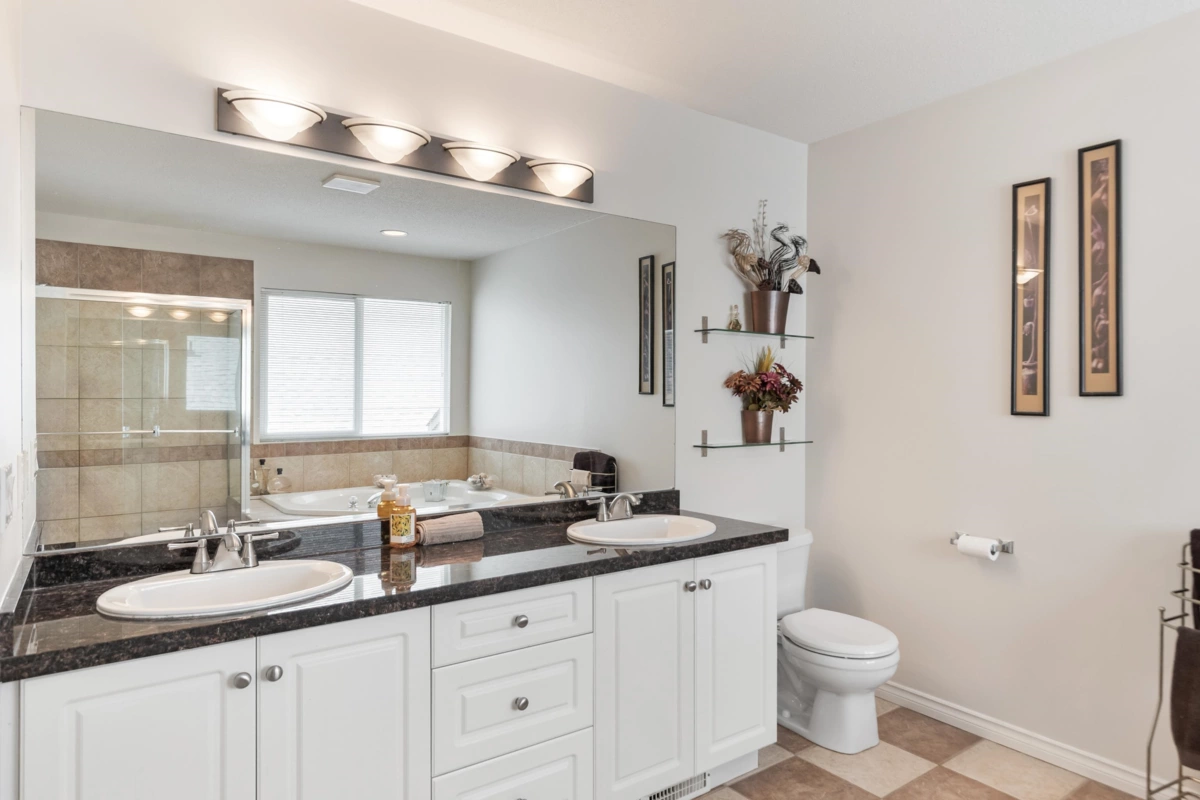 Laundry Room Photo of 11728 Creekside Street, Maple Ridge, BC