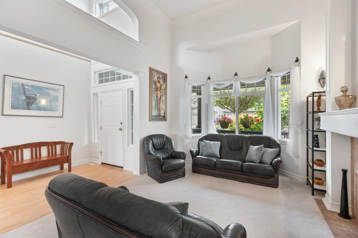 Living Room Photo of 11728 Creekside Street, Maple Ridge, BC