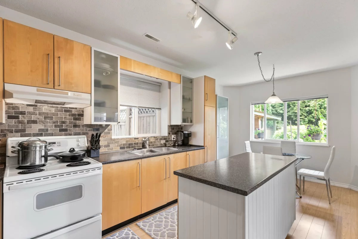 Outdoor Patio Photo of 11728 Creekside Street, Maple Ridge, BC