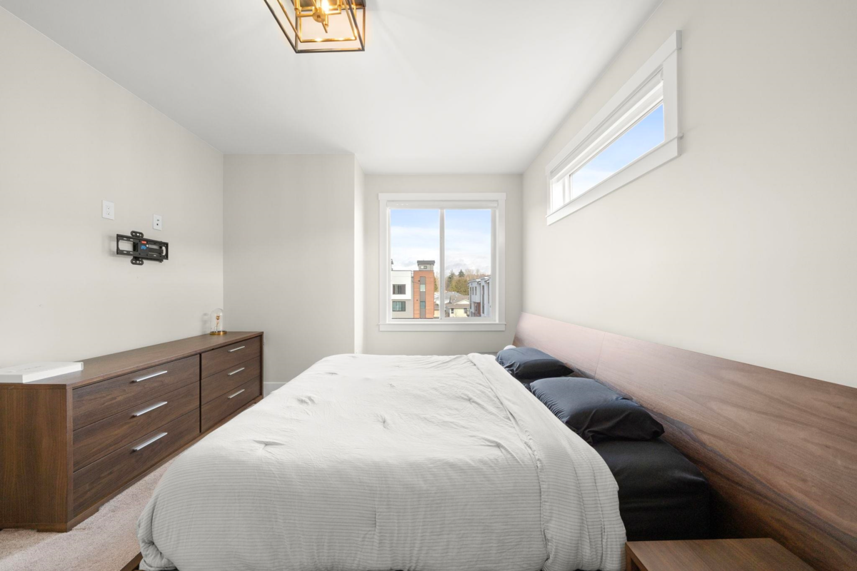 Dining Area Photo of 33 1639 162 Street, Surrey, BC