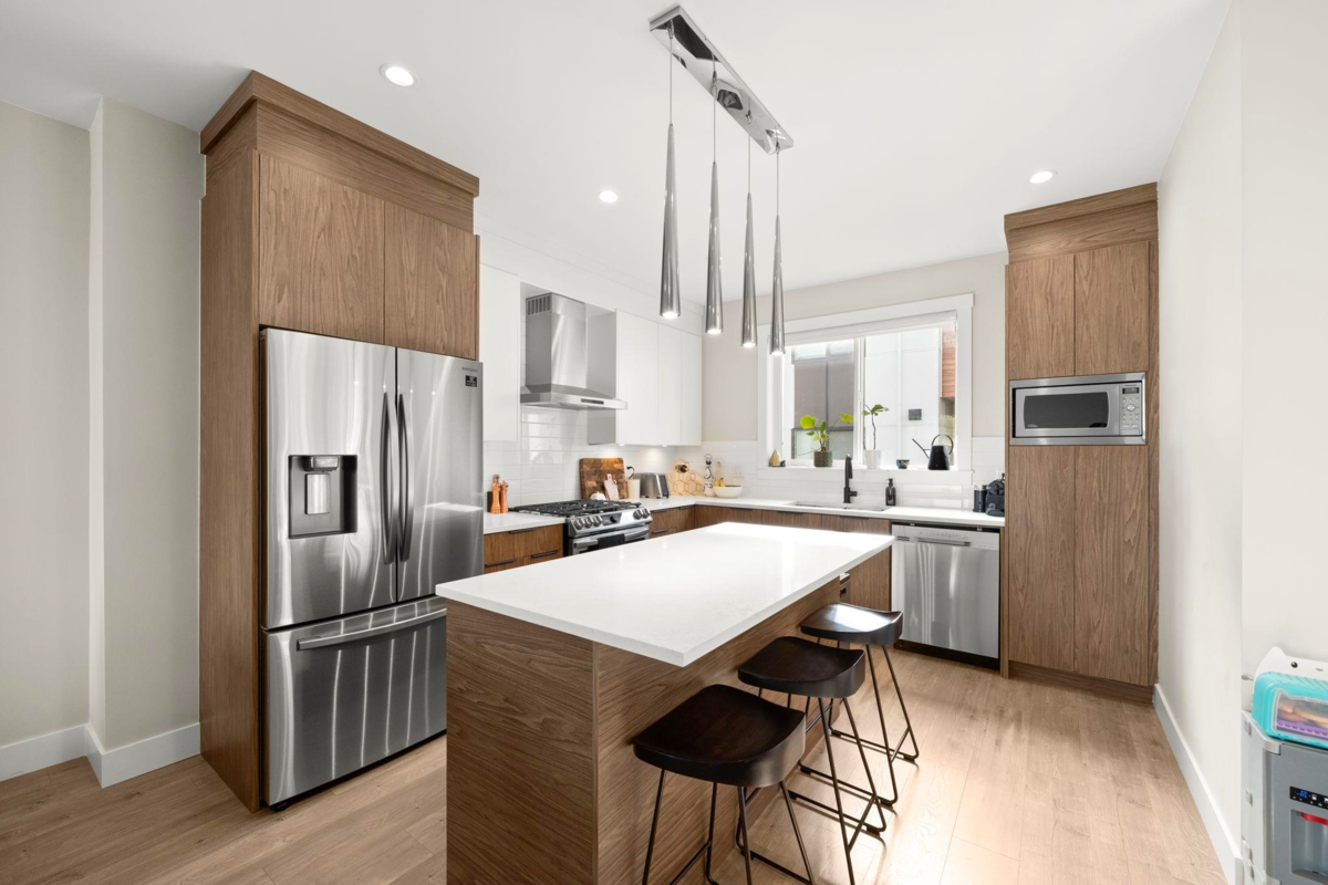 Guest Bathroom Photo of 33 1639 162 Street, Surrey, BC