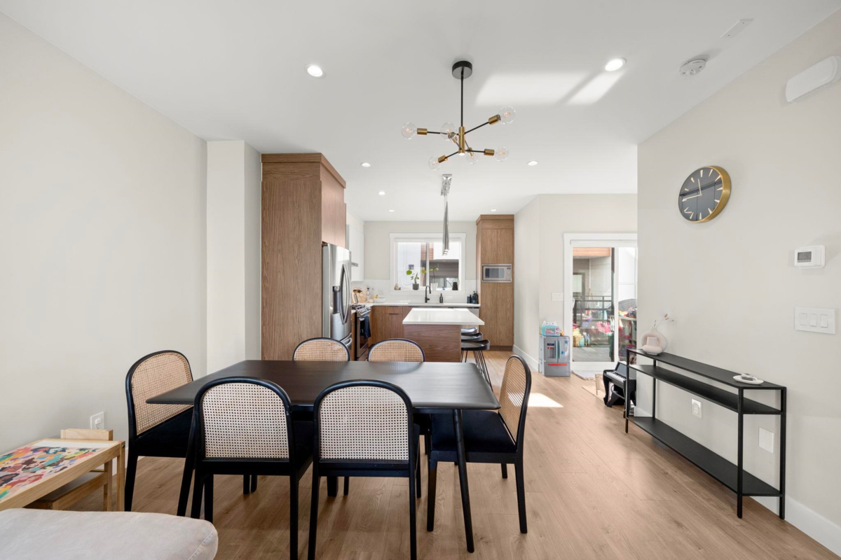 Laundry Room Photo of 33 1639 162 Street, Surrey, BC