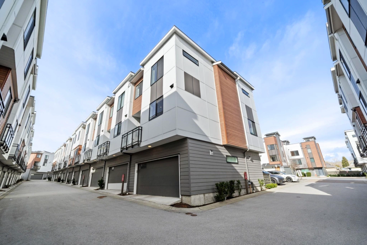 Living Room Photo of 33 1639 162 Street, Surrey, BC